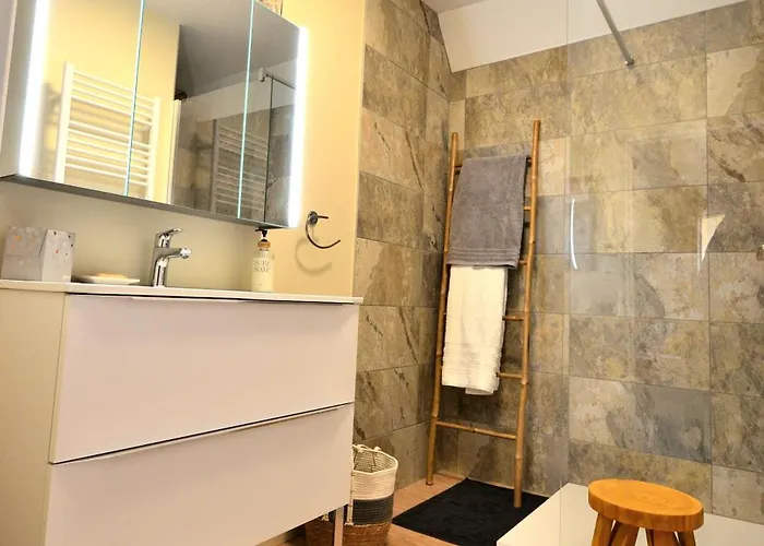 La Du Mont グールドン・アン・ケルシー